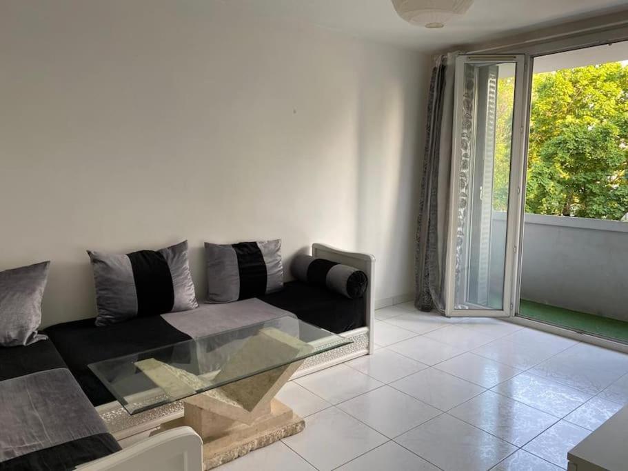 Joli Appartement Proche Metro ลียง ภายนอก รูปภาพ