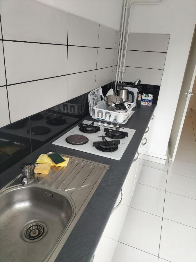 Joli Appartement Proche Metro ลียง ภายนอก รูปภาพ