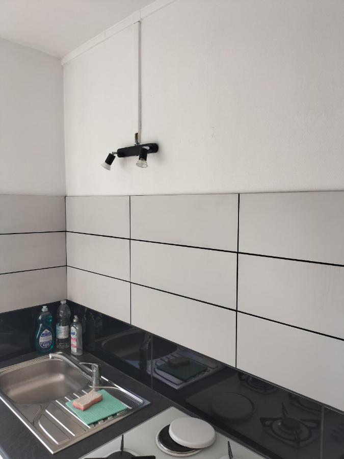 Joli Appartement Proche Metro ลียง ภายนอก รูปภาพ